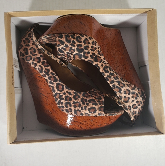 Women's GenE.R.ation Grady3 Leppard 6in Wedges - Picture 2 of 7